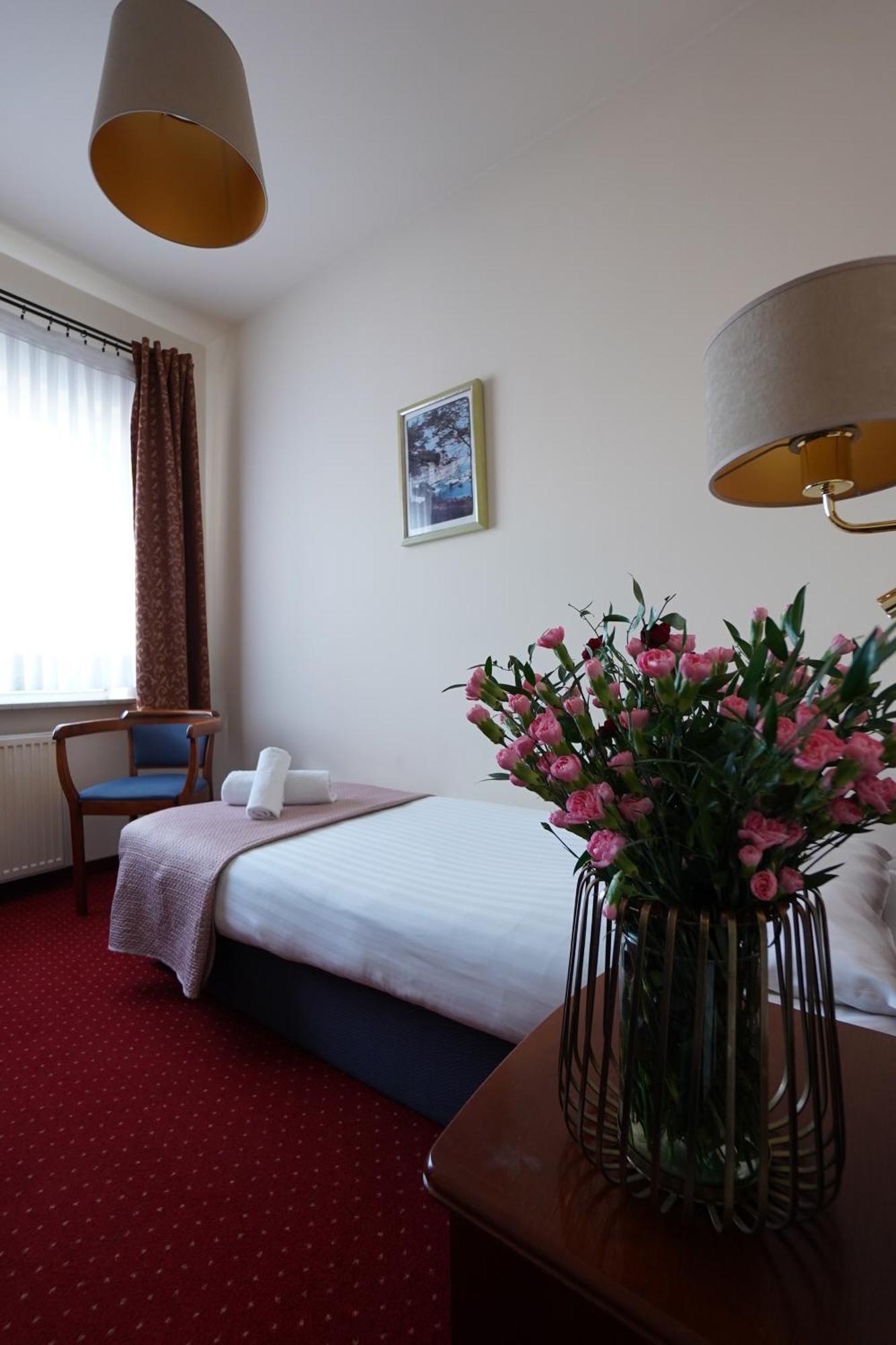 Hotel Sonex Ченстохова Екстер'єр фото