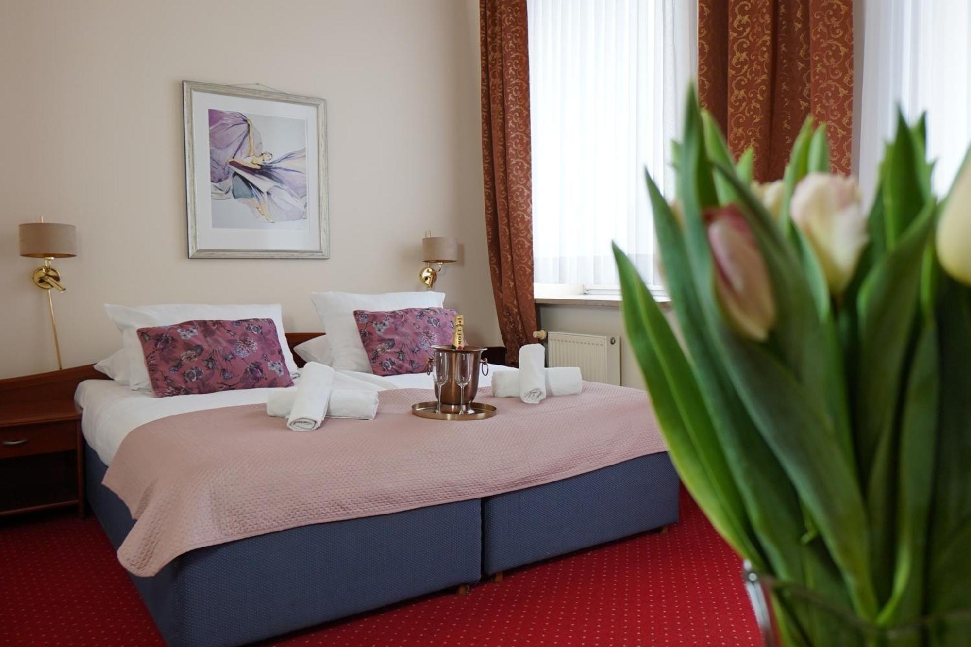 Hotel Sonex Ченстохова Екстер'єр фото